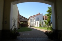 Ferienwohnungen Wilke Tordurchfahrt zum Innenhof