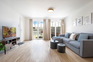 Alte Fischfabrik Lauterbach Malina offener Wohn-, und Essbereich